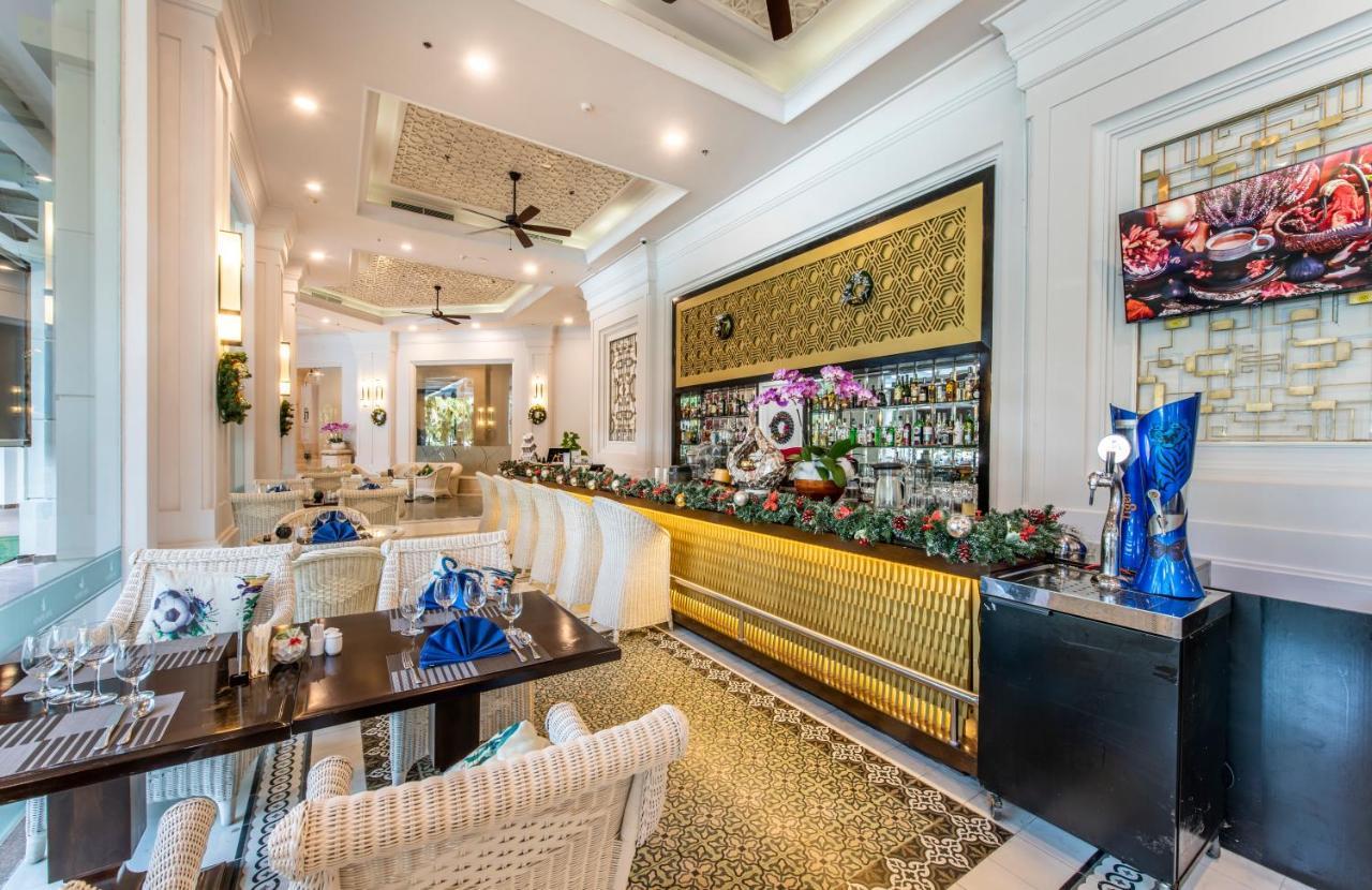 Vinpearl Resort & Spa Duong Dong Exterior foto The interior of the restaurant