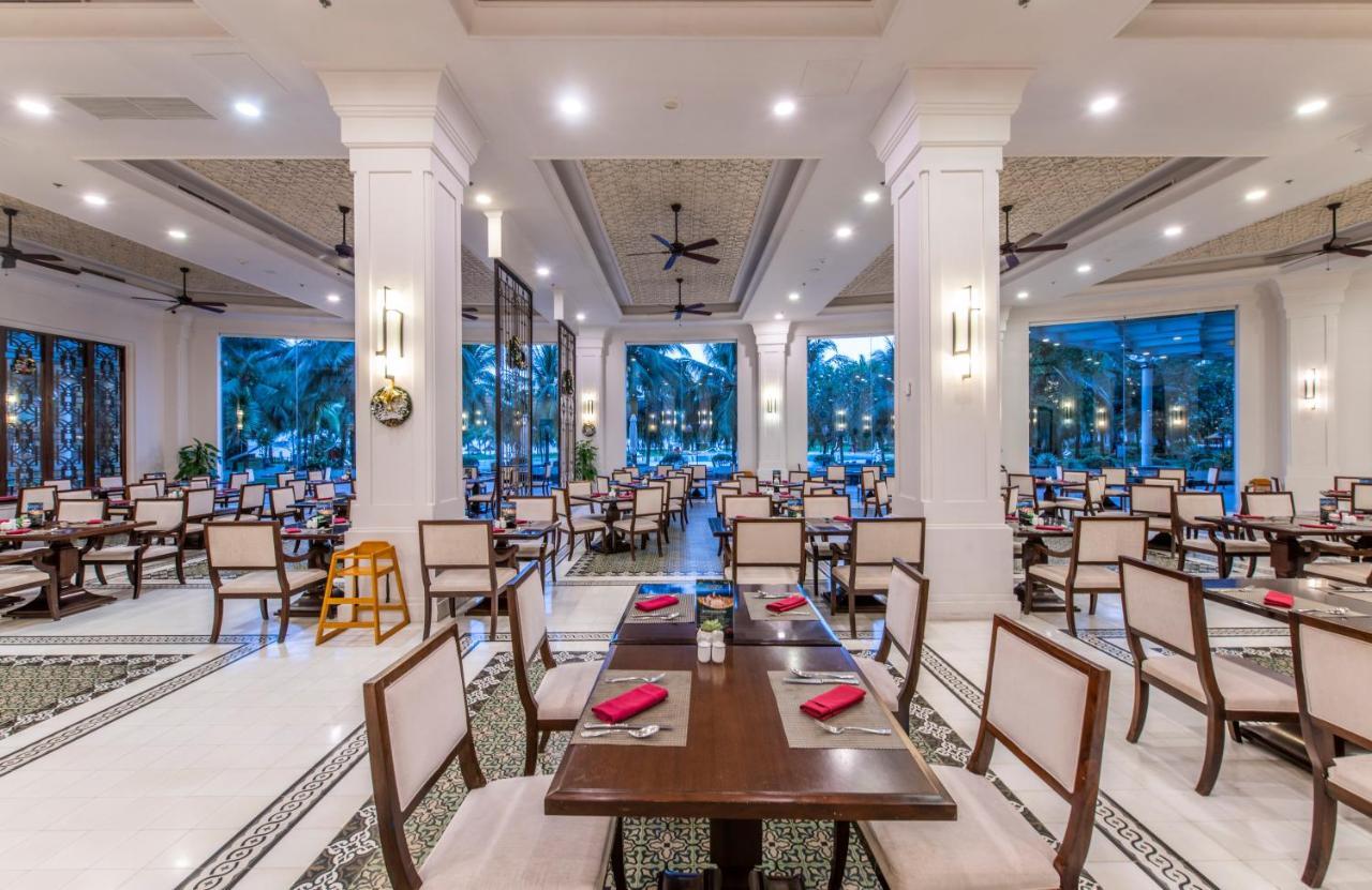 Vinpearl Resort & Spa Duong Dong Exterior foto The restaurant at the hotel