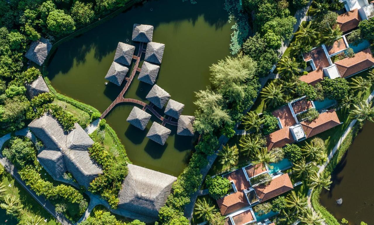 Vinpearl Resort & Spa Duong Dong Exterior foto Aerial view of the resort